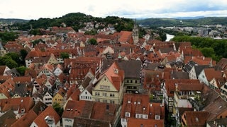 Tübingens Altstadt von oben. Hier zu übernachten könnte bald teurer werden.