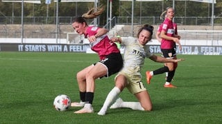 Lenelotte Müller (VfB) im Zweikampf mit Jill Janssens (Union Berlin).