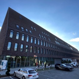 Die Architektur des neuen Rathauses sorgte bei der Vorstellung des Entwurfs damals für gemischte Gefühle.