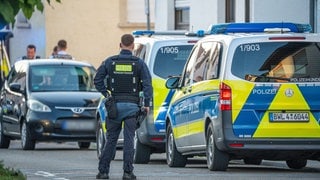 Ein 30-Jähriger wurde bei einem Familienstreit mit einem Messer verletzt.