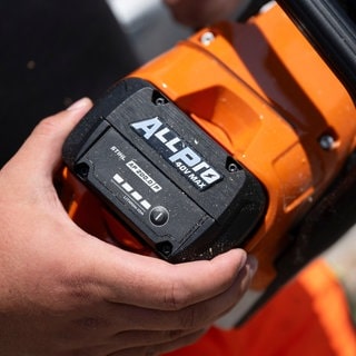 Geräte von Stihl und Kärcher für Profis sollen künftig mit dem gleichen Akku funktionieren.