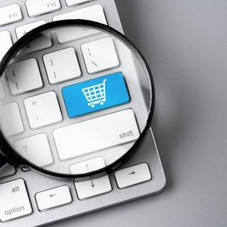Tastatur mit Shopping-Zeichen. Wie sicher ist das Bezahlen per Vorkasse?