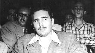 Fidel Castro nach seiner Verhaftung und seiner Ausweisung aus Kuba 1953