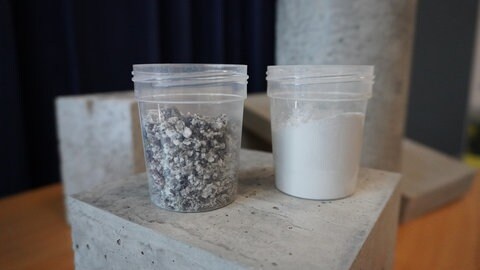 Schlacke vor und nach dem Mahlen & Verwertung in Zementprodukten. Ein internationales Projekt unter Stuttgarter Leitung zeigt, wie man Weißen Phosphor aus Klärschlamm gewinnen kann.