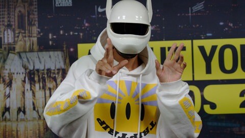Der Stuttgarter Musiker Cro mit neuer Maske