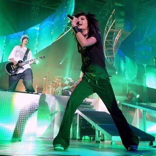 Bill Kaulitz mit Tokio Hotel bei einem Konzert in Paris 2007.