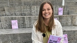 Mikrofeminismus: Lea Mangold zeigt ihr Buch 