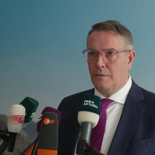 Ministerpräsident Schweitzer