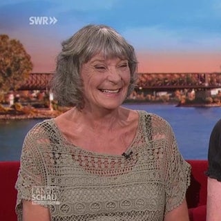 Leihmutter Astrid Hütter mit Marion Karl