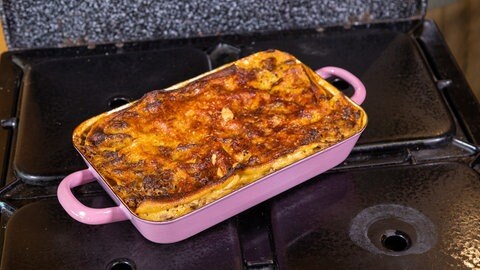 Mairübchen-Hackfleisch-Gratin: Nach 30 Minuten bei 180 Grad Ober- Unterhitze ist das Gratin fertig.
