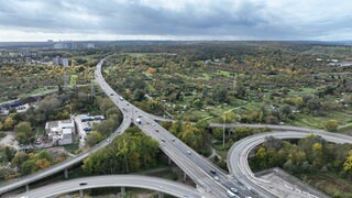 Die Verlängerung der Schiersteiner Brücke auf Mainzer Seite nennt sich Vorlandbrücke. Diese Brücke ist marode. Der Neubau soll nun priorisiert werden.