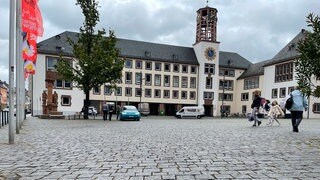 Das Wormser Rathaus und der Marktplatz
