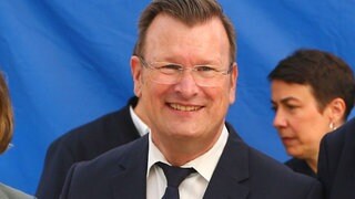 Olaf Kuchenbecker vom Rekord-Institut Deutschland. | Rekordrichter über "Weltrekord Lesen 2026": "Es ist natürlich verrückt" 