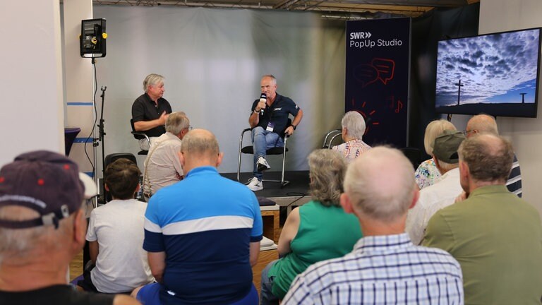 Volles Haus am Mittwoch, als SWR Landesschau-Wettermann Harry Röhrle und der Chef der Wetterwarte Süd aus Bad Schussenried, Roland Roth, über die Entwicklung von Wetter und Klima auch in unserer Region sprachen.