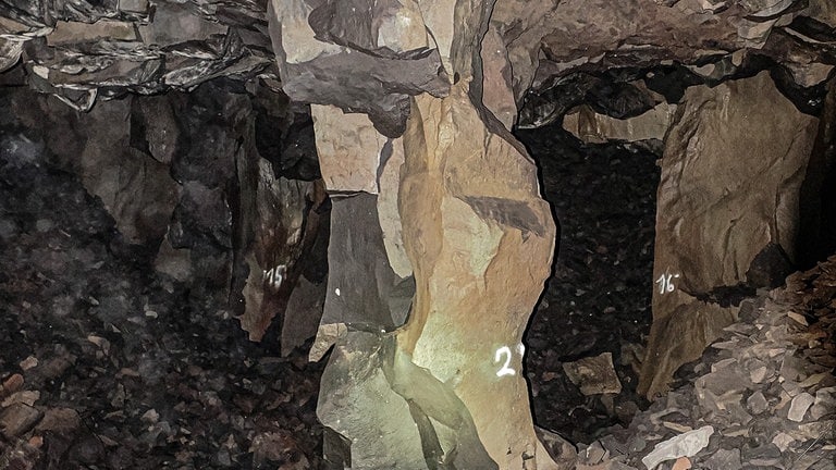 Instabile Bereiche in alten Hohlräumen unter Mayen: Die Bbrüche und abgesackten Basaltdecken müssen für eine sichere Nutzung an der Oberfläche gesichert werden.