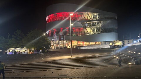 Beim Public Viewing in Stuttgart gehen die Lichter aus