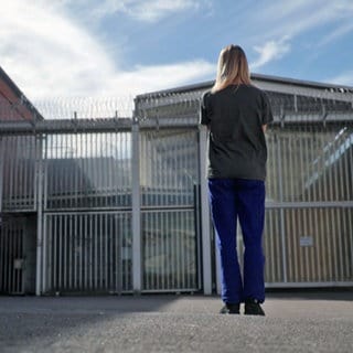 Celina (Name geändert) ist mit 17 zum dritten Mal im Gefängnis