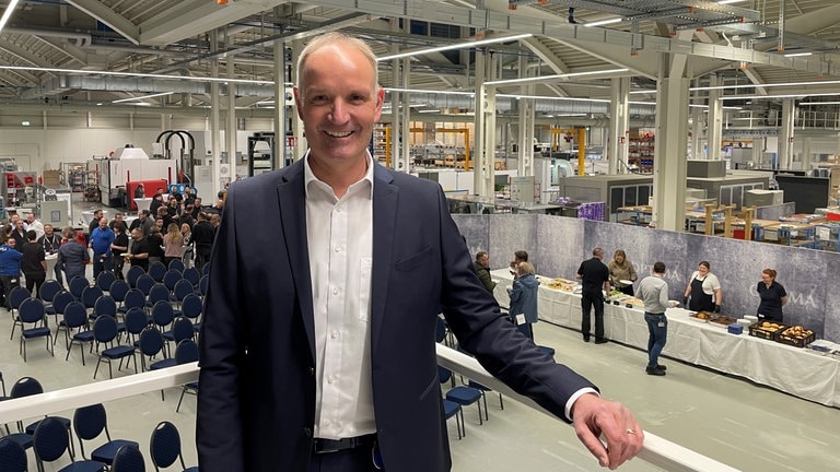 Optima weiht neue Teilefertigung in Schwäbisch Hall ein