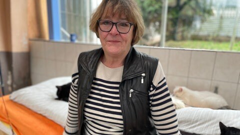 Ulrike Kronauer engagiert sich seit 30 Jahren im Tierheim in Idar-Oberstein und ist die ehrenamtliche Leiterin. Sie berichtet von immer schlimmeren Fällen, verwahrlosten und missbrauchten Tieren.