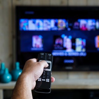 Fernseh mit Fernbedienung 