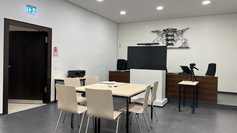 Das bisherige Vernehmungszimmer am Amtsgericht Karlsruhe.