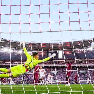 Fußball: Bundesliga, VfB Stuttgart - FC Augsburg, 33. Spieltag, MHPArena.