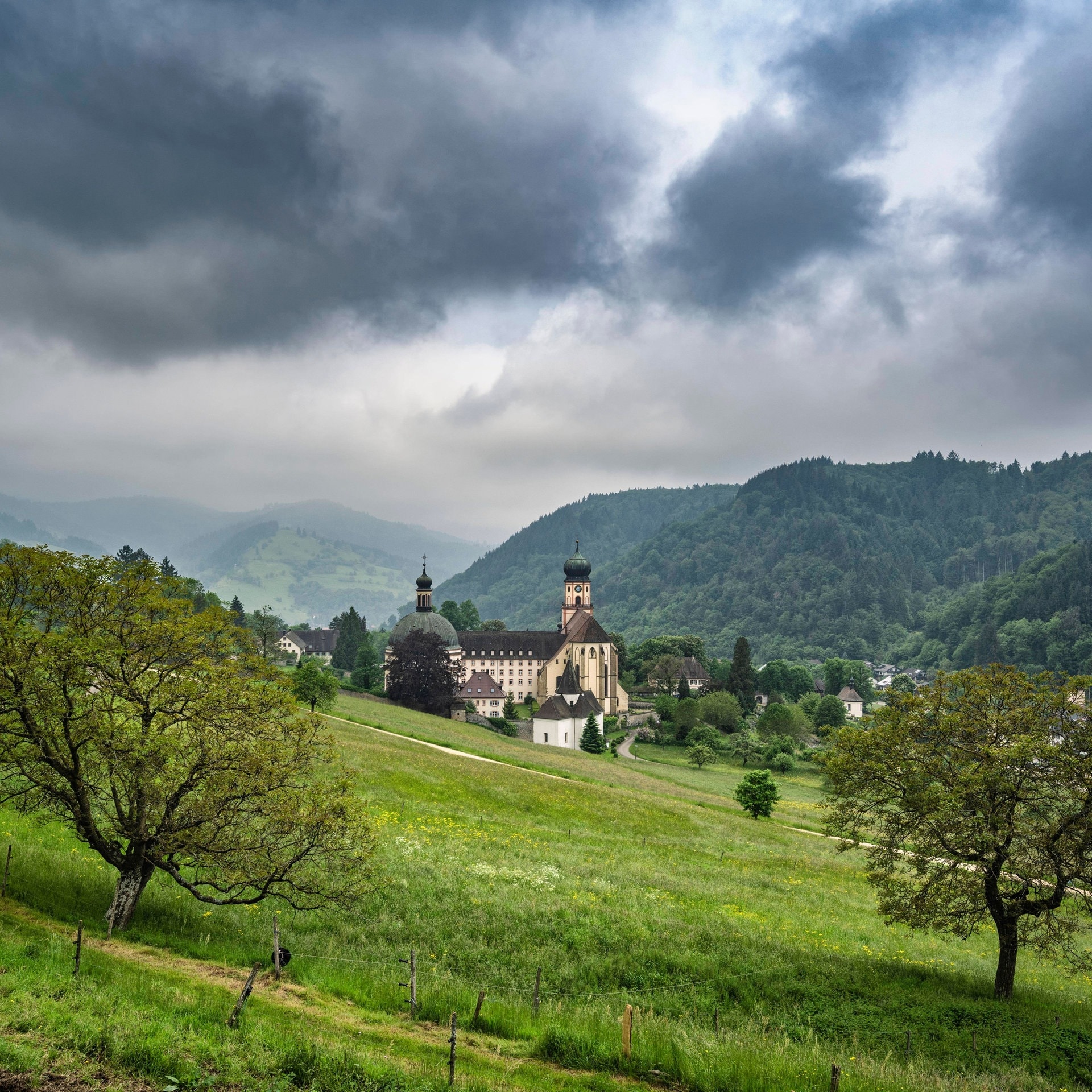 Wie schwer sind Wolken und warum fallen sie nicht vom Himmel? episode artwork