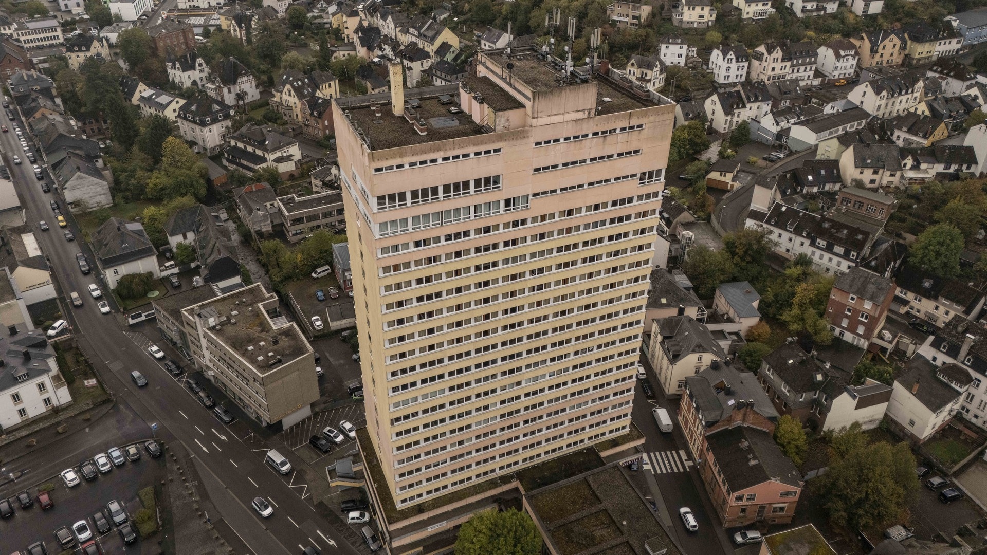 Räumung Edelsteinbörse: Hotelgast mitten in der Nacht vor die Tür gesetzt