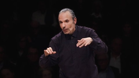 Constantinos Carydis dirigiert das SWR Symphonieorchester