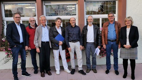 Bei der Gründung der Genossenschaft MEDNOS eG: Im Landkreis Calw soll so die hausärztliche Versorgung verbessert werden. Die Genossenschaft wurde mit dem Ziel gegründet in erster Linie Hausarztpraxien im Rahmen von medizinischen Versorgungszentren zu betreiben. Ein Modell, das es vor allem in ländlichen Gebieten immer öfter gibt.